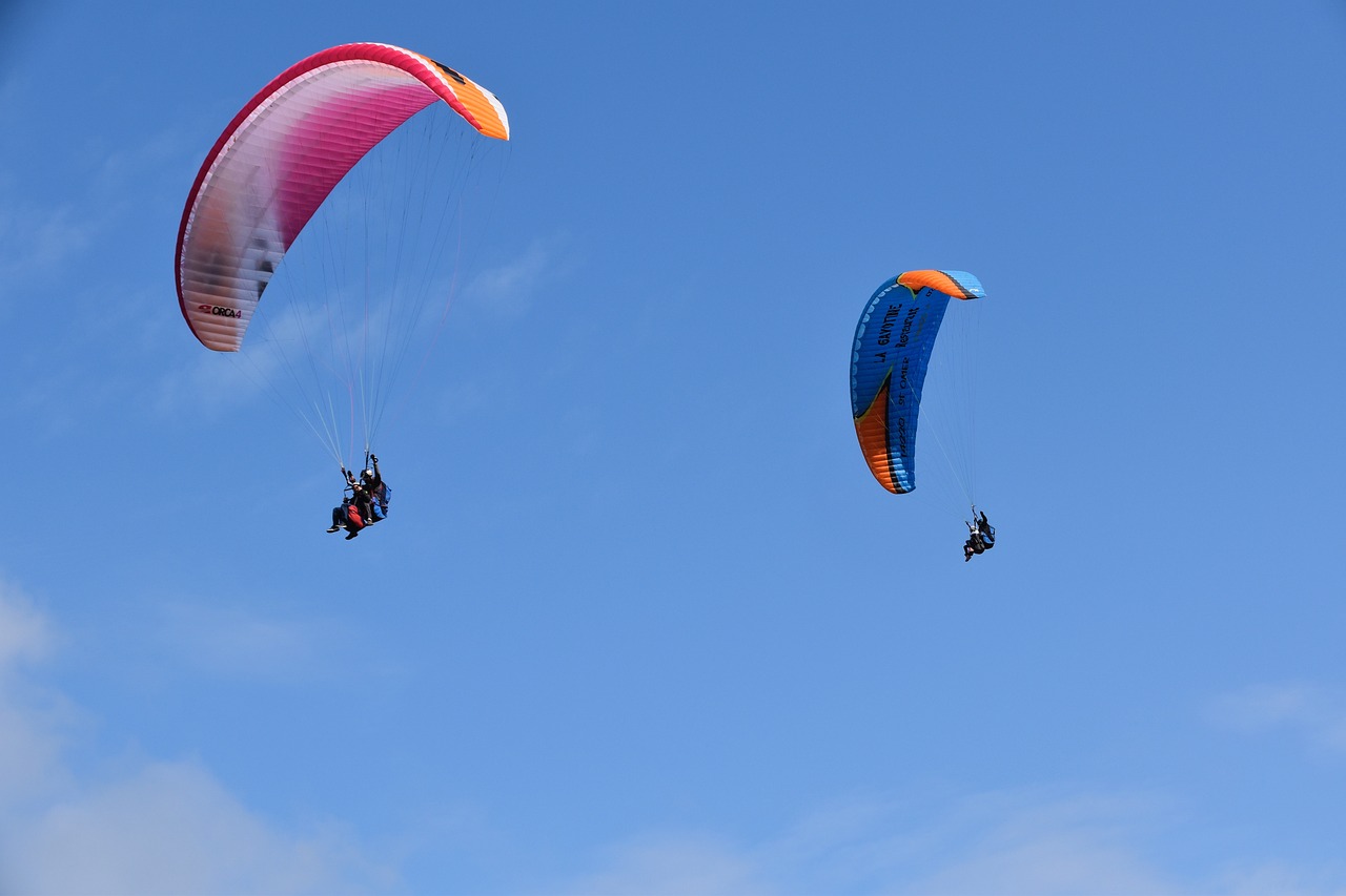 parapendio sul lago di como