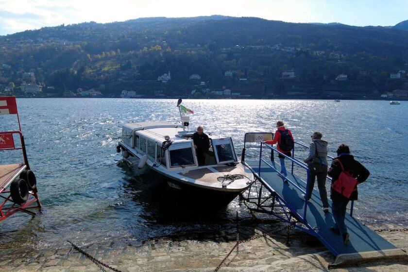 Isola Bella Lago Maggiore come arrivare battello sul lago verso l’isola