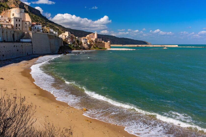 Salemi distanza dal mare spiaggia vicino Castellammare del Golfo